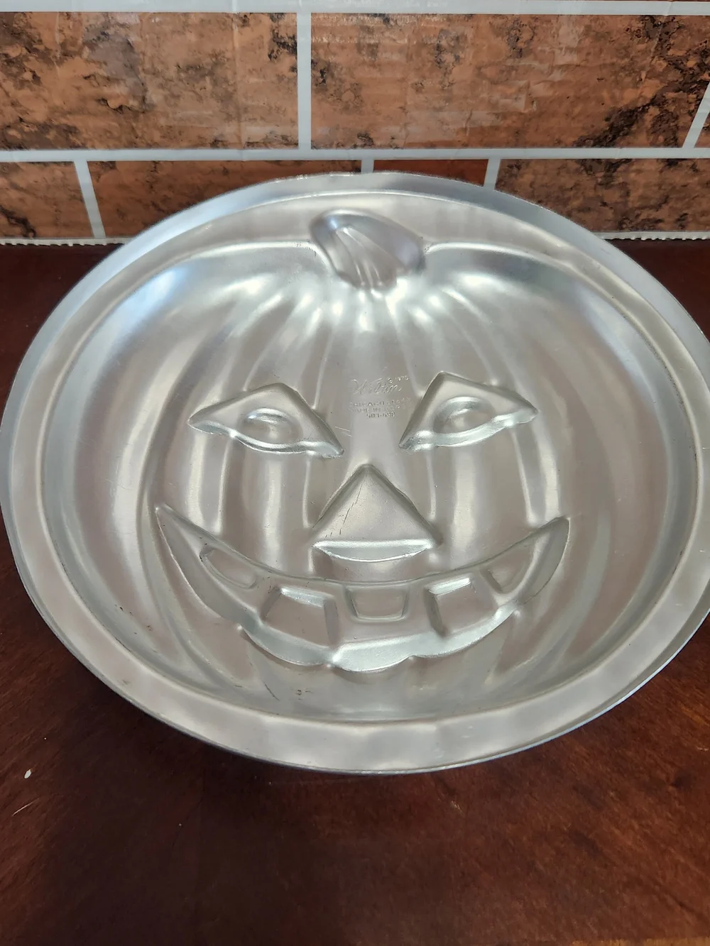 Wilton Silver Pumpkin Jack-O'-Lantern Cake Pan